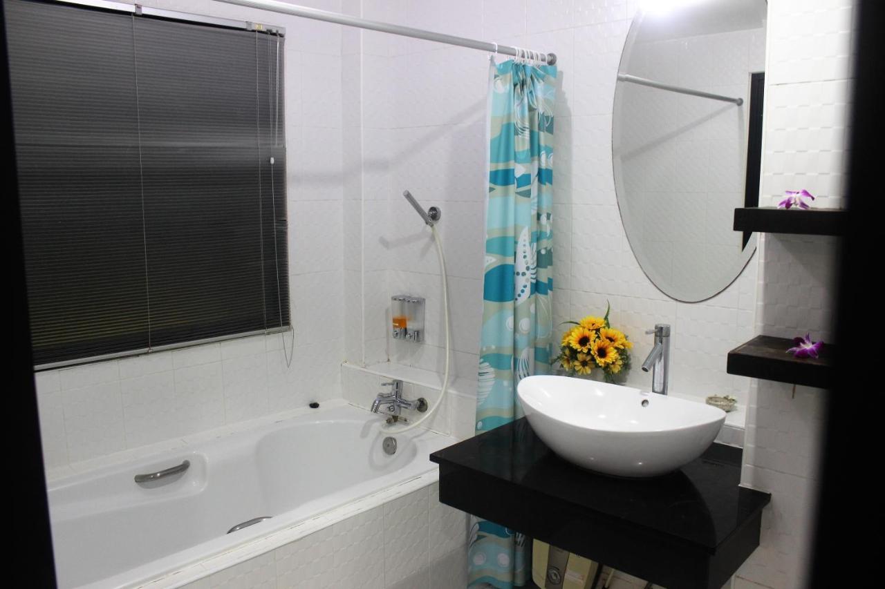 Hotel Amber residencia Phuket Exterior foto